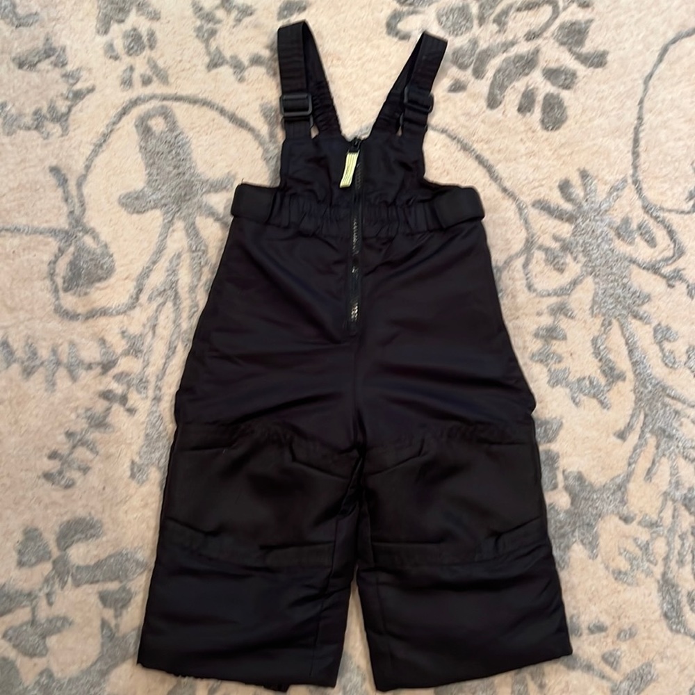 Kids Cherokee Black Snowbib